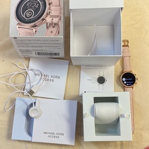 Michael Kors Women's Access Sofie Heart Rate Pink Silicone Smartwatch